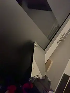 Snapshot of SweetTeenGirl chatting on November 18, 8:35 pm SweetTeenGirl online show from November 18, 8:35 pm