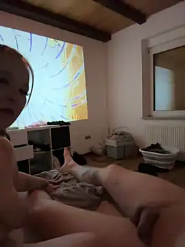 Snapshot of SweetTeenGirl chatting on November 25, 9:48 pm SweetTeenGirl online show from November 25, 9:48 pm