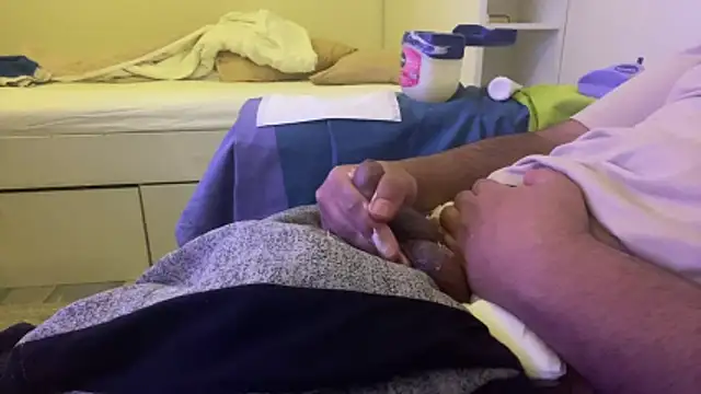 Snapshot of qnawafp chatting on February 23, 6:27 pm qnawafp online show from February 23, 6:27 pm