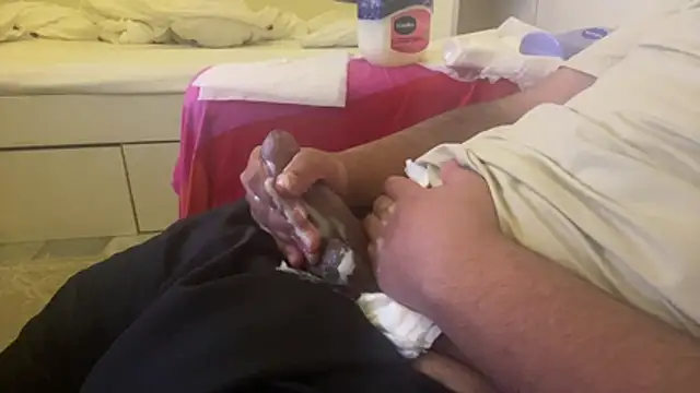 Snapshot of qnawafp chatting on March 27, 11:59 pm qnawafp online show from March 27, 11:59 pm