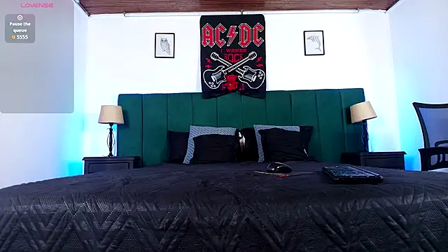 Alisse Moore online show from September 20, 12:39 pm