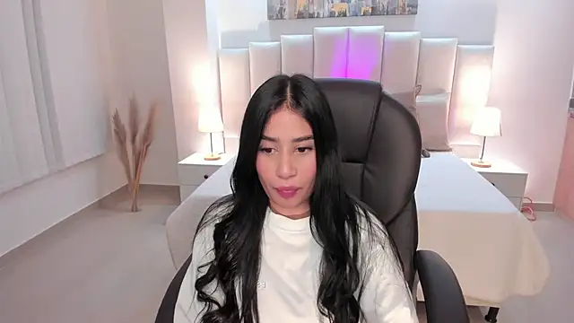 miranda crawfor online show from October 3, 4:20 am