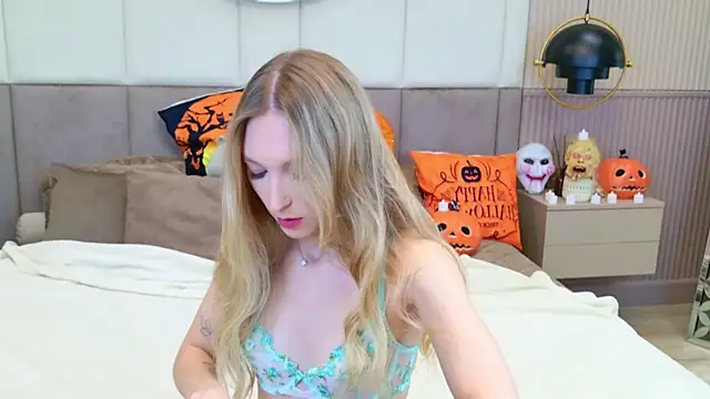 Snapshot of KellyBradford chatting on October 25, 5:48 am KellyBradford online show from October 25, 5:48 am