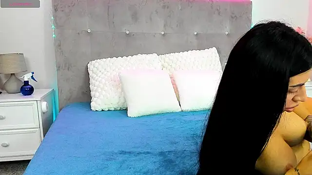 Snapshot of dream_kayla chatting on September 12, 5:07 am dream kayla online show from September 12, 5:07 am
