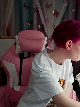 Snapshot of Fuzzy_Unicorn chatting on September 23, 6:44 pm Fuzzy Unicorn online show from September 23, 6:44 pm