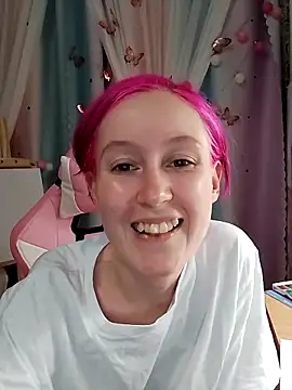 Snapshot of Fuzzy_Unicorn chatting on October 9, 7:12 pm Fuzzy Unicorn online show from October 9, 7:12 pm