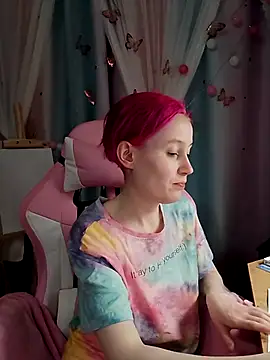 Snapshot of Fuzzy_Unicorn chatting on October 10, 7:35 pm Fuzzy Unicorn online show from October 10, 7:35 pm