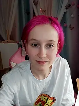 Snapshot of Fuzzy_Unicorn chatting on October 13, 7:03 pm Fuzzy Unicorn online show from October 13, 7:03 pm