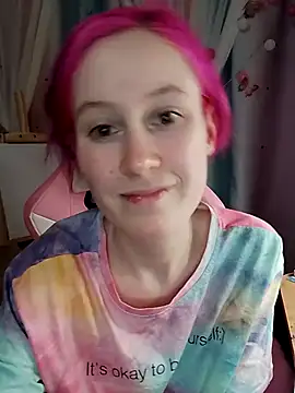 Snapshot of Fuzzy_Unicorn chatting on October 17, 6:54 pm Fuzzy Unicorn online show from October 17, 6:54 pm