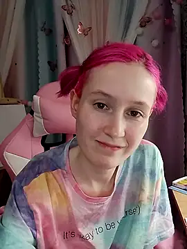 Snapshot of Fuzzy_Unicorn chatting on October 20, 7:14 pm Fuzzy Unicorn online show from October 20, 7:14 pm