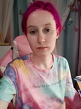 Snapshot of Fuzzy_Unicorn chatting on November 4, 7:24 pm Fuzzy Unicorn online show from November 4, 7:24 pm