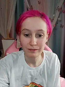 Snapshot of Fuzzy_Unicorn chatting on November 24, 7:35 pm Fuzzy Unicorn online show from November 24, 7:35 pm