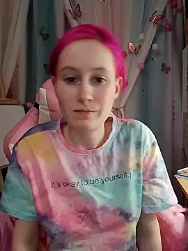 Snapshot of Fuzzy_Unicorn chatting on November 27, 7:38 pm Fuzzy Unicorn online show from November 27, 7:38 pm