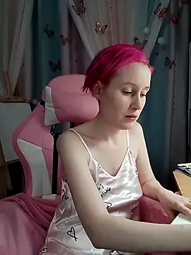 Snapshot of Fuzzy_Unicorn chatting on December 1, 7:52 pm Fuzzy Unicorn online show from December 1, 7:52 pm