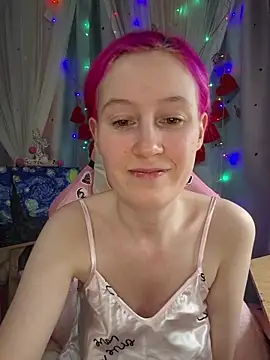 Snapshot of Fuzzy_Unicorn chatting on February 17, 7:42 pm Fuzzy Unicorn online show from February 17, 7:42 pm