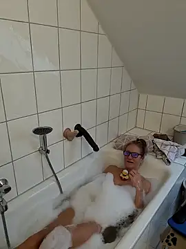 HotWifeLyn68 online show from February 15, 11:41 am