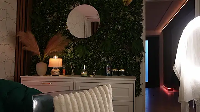 angel wow  online show from February 12, 5:24 am