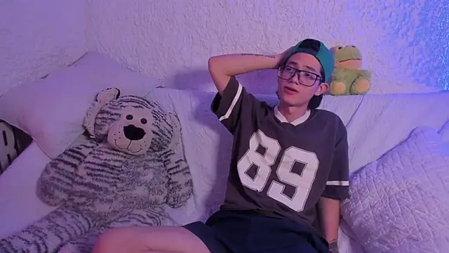 thiago kinghot online show from September 11, 7:08 am