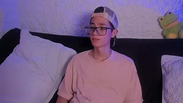 thiago kinghot online show from September 13, 7:13 pm