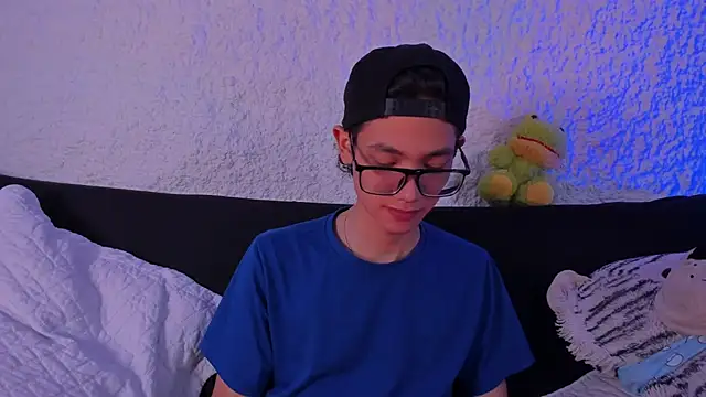 thiago kinghot online show from September 15, 5:57 pm