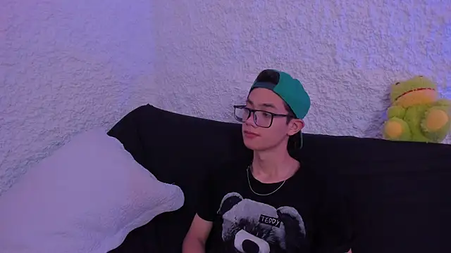 thiago kinghot online show from September 17, 1:57 pm