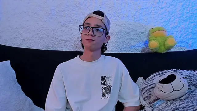 thiago kinghot online show from September 18, 4:20 pm