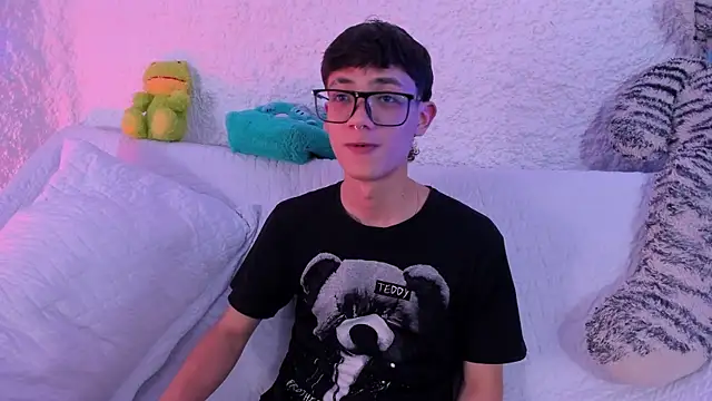 thiago kinghot online show from October 1, 4:40 am