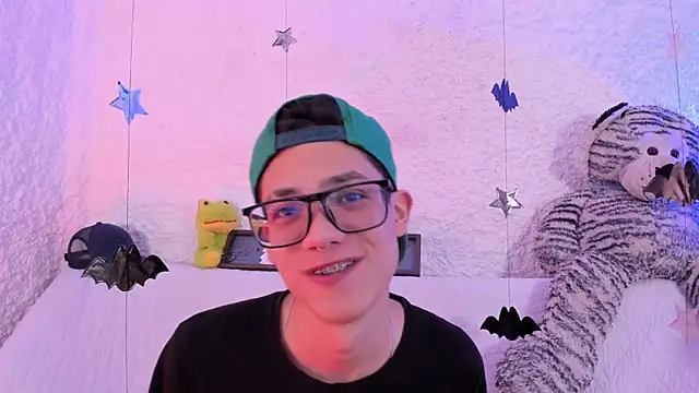 thiago kinghot online show from October 11, 7:23 pm