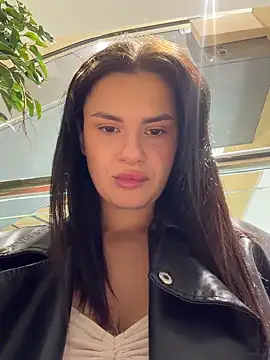 Snapshot of MiraReach chatting on May 25, 3:34 am MiraReach online show from May 25, 3:34 am