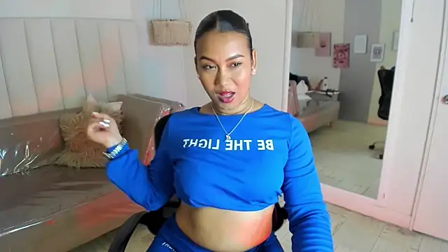 veronica b07 online show from May 12, 3:31 pm