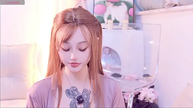 Snapshot of Miya-222 chatting on December 22, 5:26 am Miya-222 online show from December 22, 5:26 am