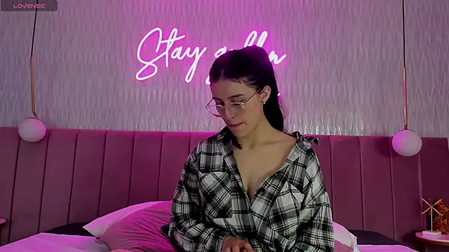 Snapshot of maddy_jaclsonw chatting on September 19, 11:55 am maddy jaclsonw online show from September 19, 11:55 am