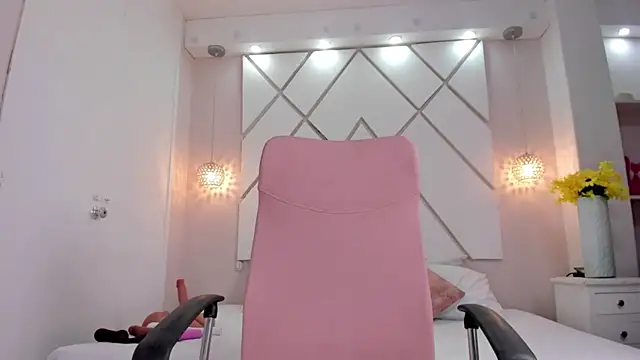 isabellashine online show from May 29, 4:05 pm