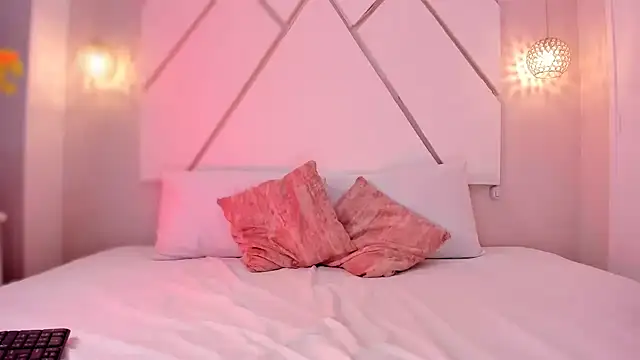 isabellashine online show from July 30, 4:17 pm