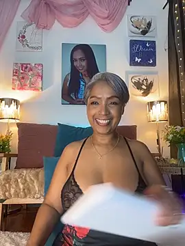 Snapshot of skarlleth_11 chatting on March 29, 5:35 pm skarlleth 11 online show from March 29, 5:35 pm