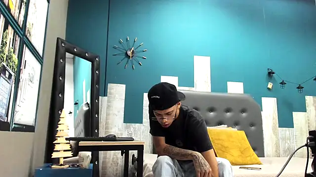 Ian1  online show from November 27, 11:34 am