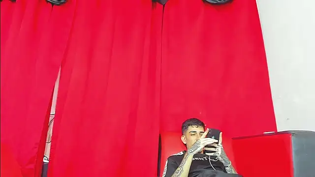 extreme hot crazy online show from December 15, 4:39 am