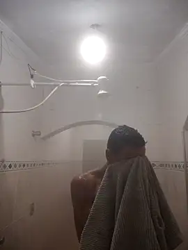 Snapshot of lacoste12 chatting on November 5, 12:32 am lacoste12 online show from November 5, 12:32 am