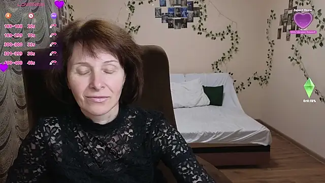 Snapshot of Lia_Tito chatting on October 2, 3:30 pm Lia Tito online show from October 2, 3:30 pm