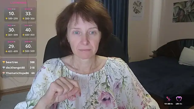 Snapshot of Lia_Tito chatting on October 9, 6:00 am Lia Tito online show from October 9, 6:00 am