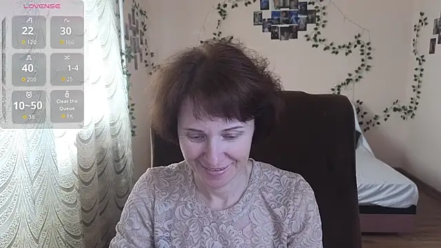 Snapshot of Lia_Tito chatting on October 24, 6:32 am Lia Tito online show from October 24, 6:32 am