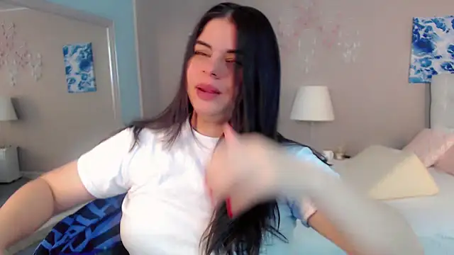 Snapshot of maddissonivanova chatting on February 12, 7:09 pm maddissonivanova online show from February 12, 7:09 pm