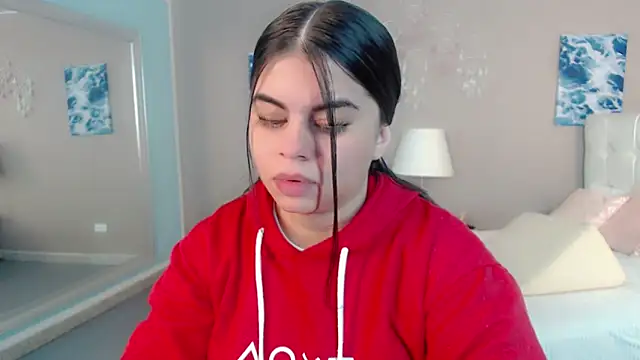 Snapshot of maddissonivanova chatting on February 17, 7:09 pm maddissonivanova online show from February 17, 7:09 pm