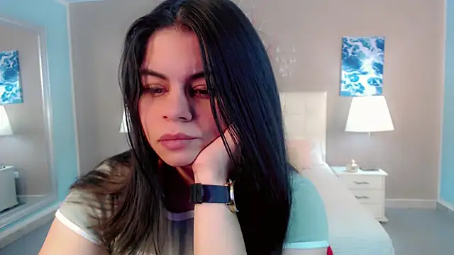 Snapshot of maddissonivanova chatting on February 18, 6:59 pm maddissonivanova online show from February 18, 6:59 pm