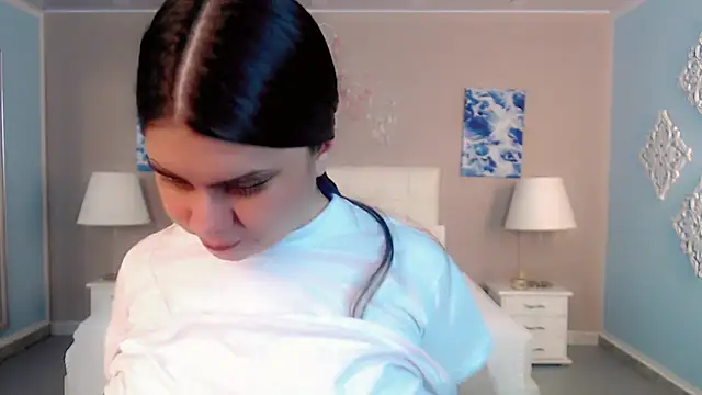 Snapshot of maddissonivanova chatting on March 4, 6:58 pm maddissonivanova online show from March 4, 6:58 pm