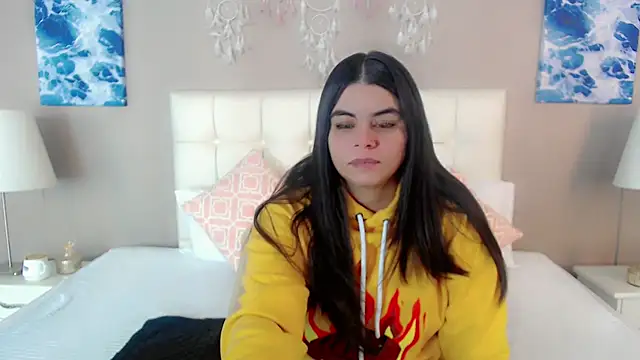 Snapshot of maddissonivanova chatting on March 11, 7:09 pm maddissonivanova online show from March 11, 7:09 pm