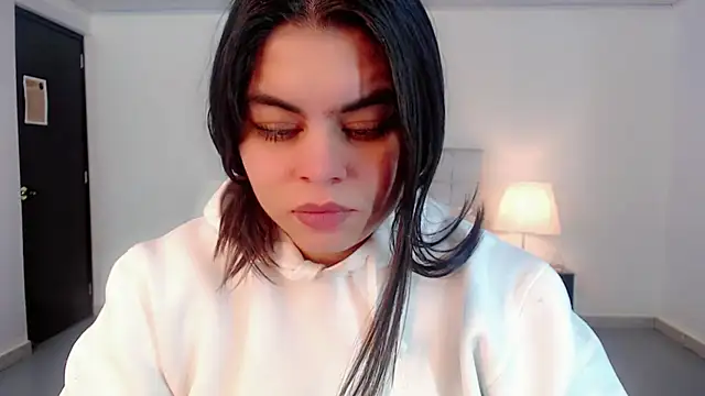 Snapshot of maddissonivanova chatting on March 15, 7:09 pm maddissonivanova online show from March 15, 7:09 pm