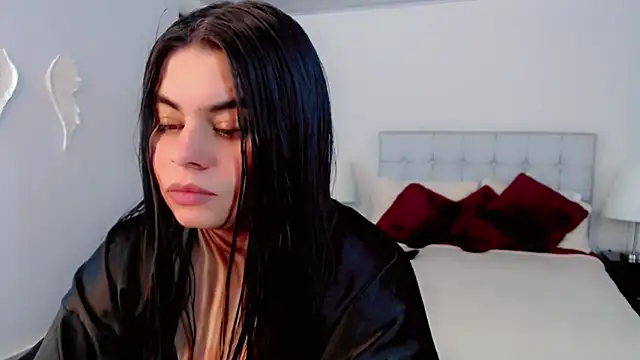 Snapshot of maddissonivanova chatting on March 22, 7:17 pm maddissonivanova online show from March 22, 7:17 pm