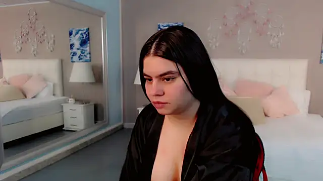 Snapshot of maddissonivanova chatting on March 28, 7:13 pm maddissonivanova online show from March 28, 7:13 pm