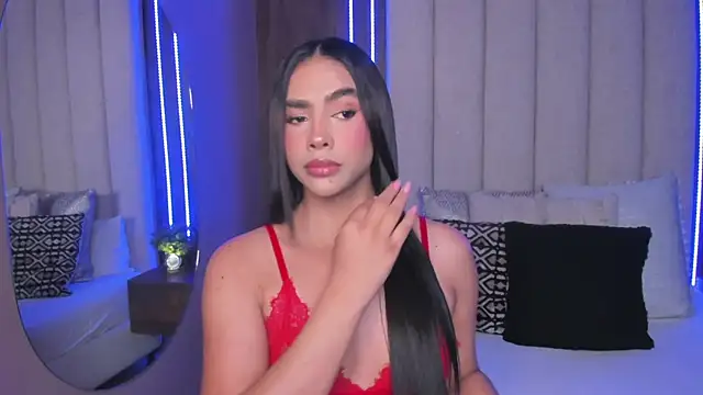 LucySalvatore  online show from January 18, 9:40 pm